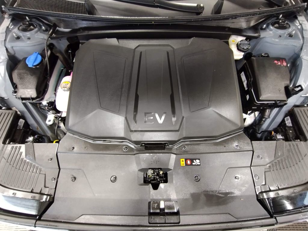 Used 2025 Hyundai Ioniq 5 SE image 10