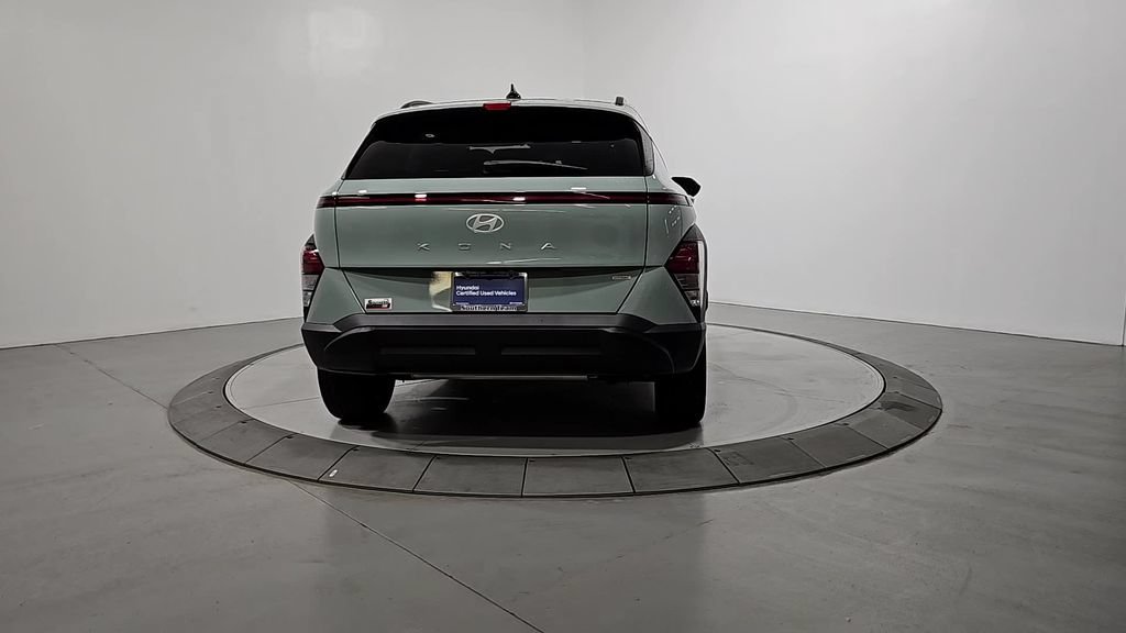 Certified 2025 Hyundai Kona SEL AWD/4WD image 4