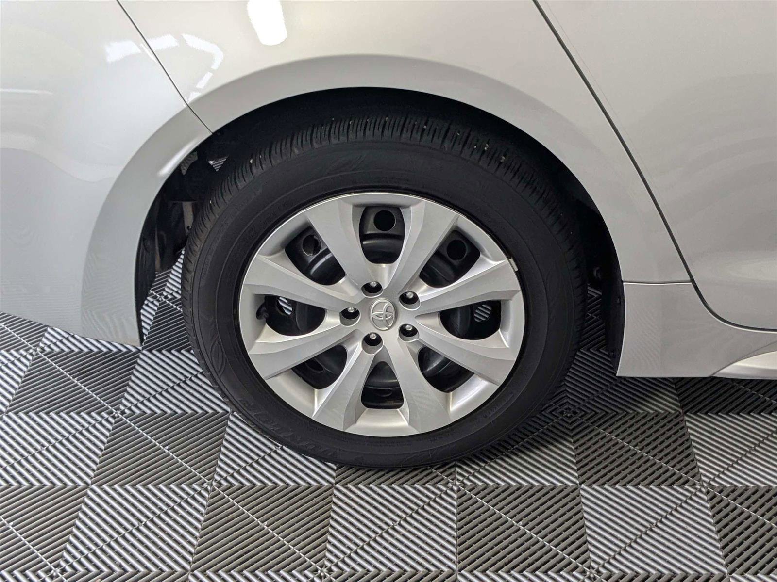 Certified 2025 Toyota Corolla LE FWD image 9