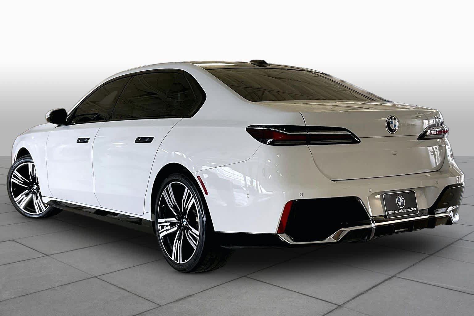 Certified 2025 BMW 740i RWD image 10