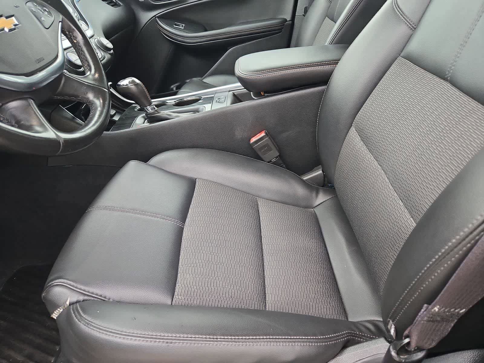 Used 2017 Chevrolet Impala LT FWD image 14