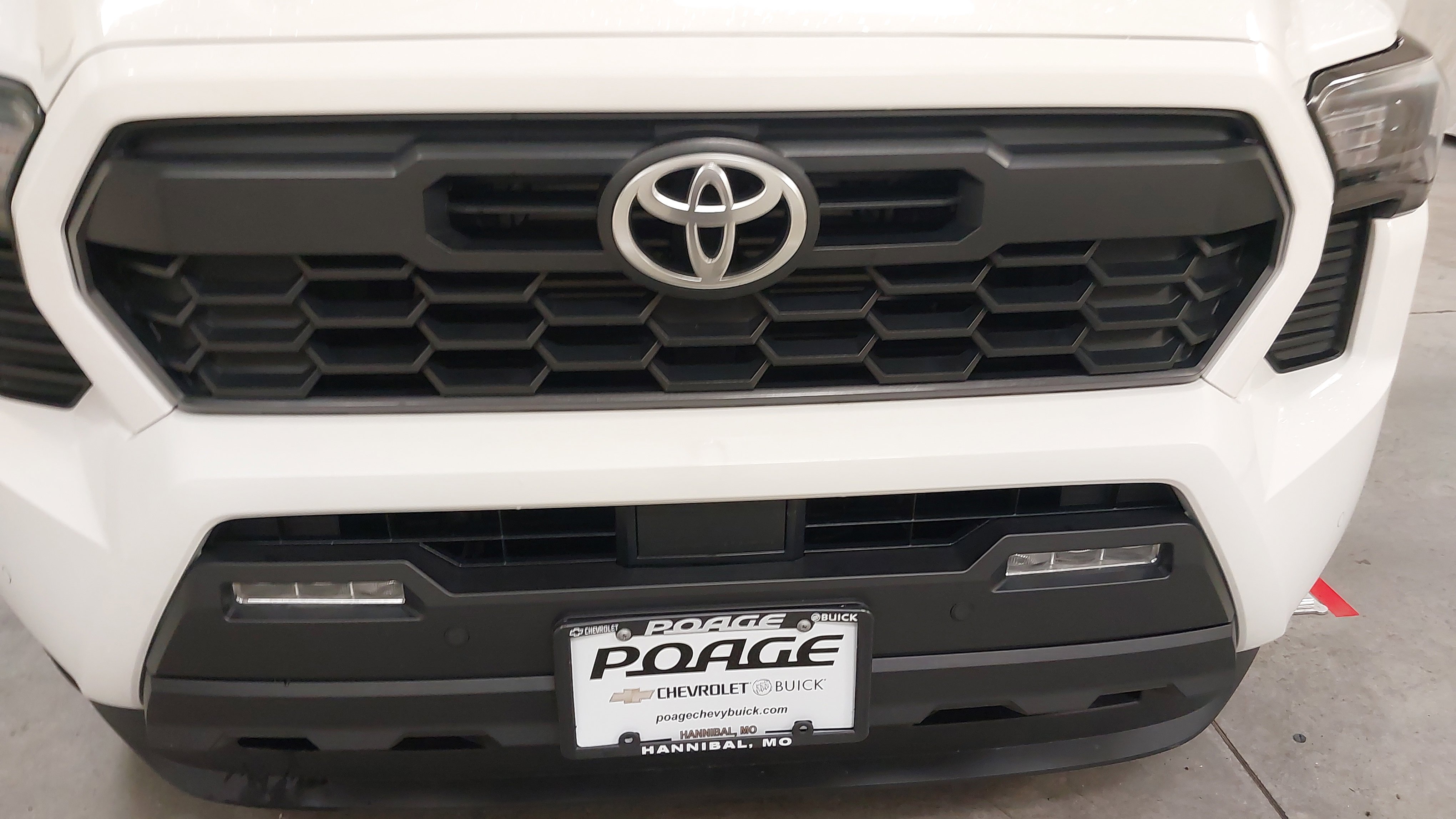 Used 2024 Toyota Tacoma TRD Sport w/ TRD Sport Upgrade Package image 31