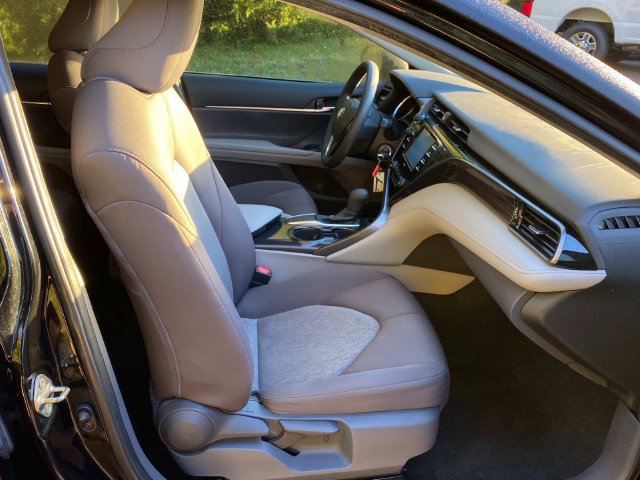Used 2020 Toyota Camry LE FWD image 34