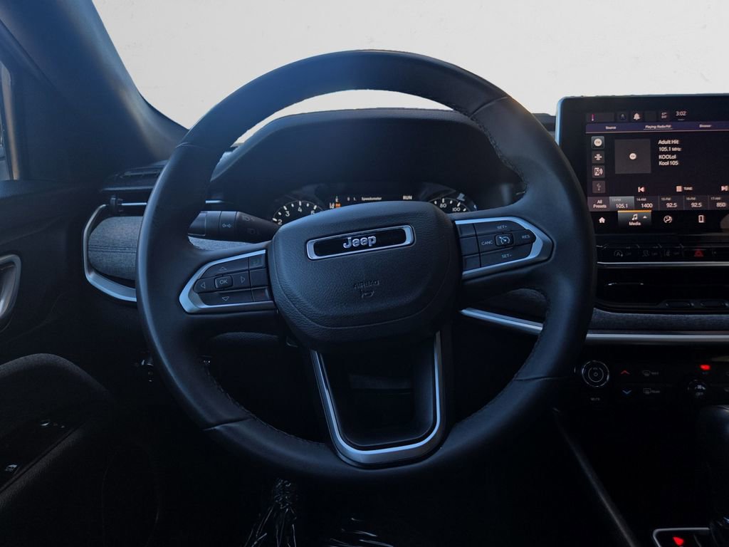 Used 2024 Jeep Compass Latitude image 13