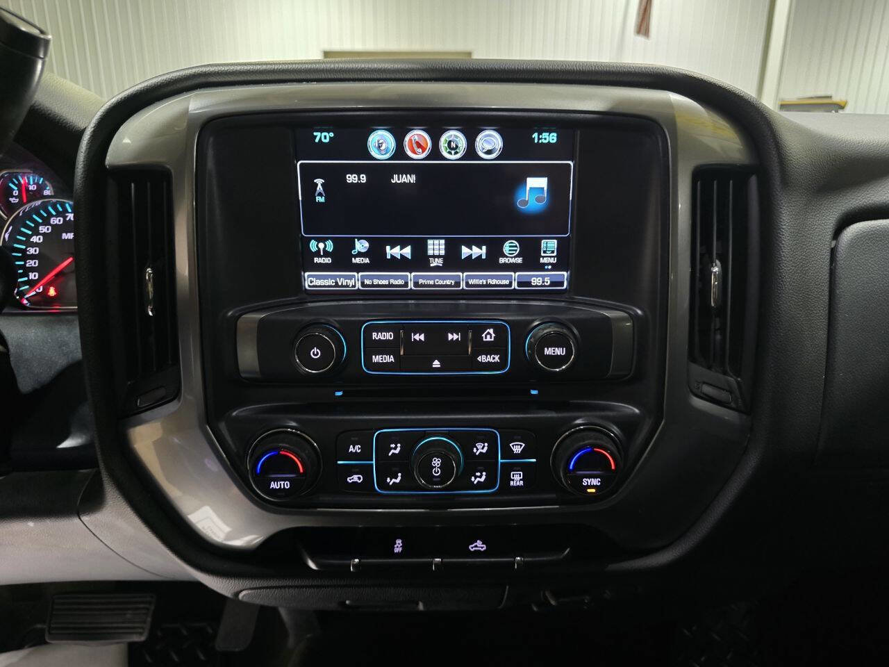 Used 2018 Chevrolet Silverado 1500 LT w/ All Star Edition image 39