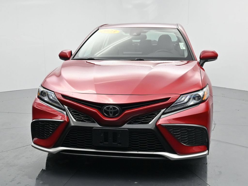 Used 2023 Toyota Camry XSE FWD image 3