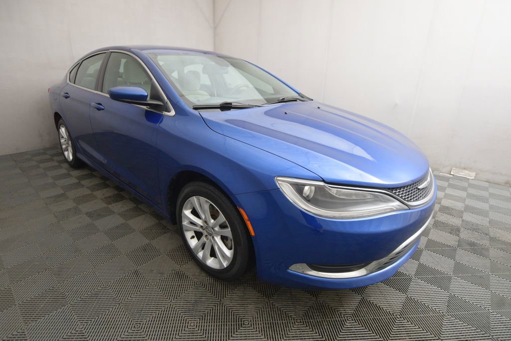 Used 2015 Chrysler 200 Limited image 3