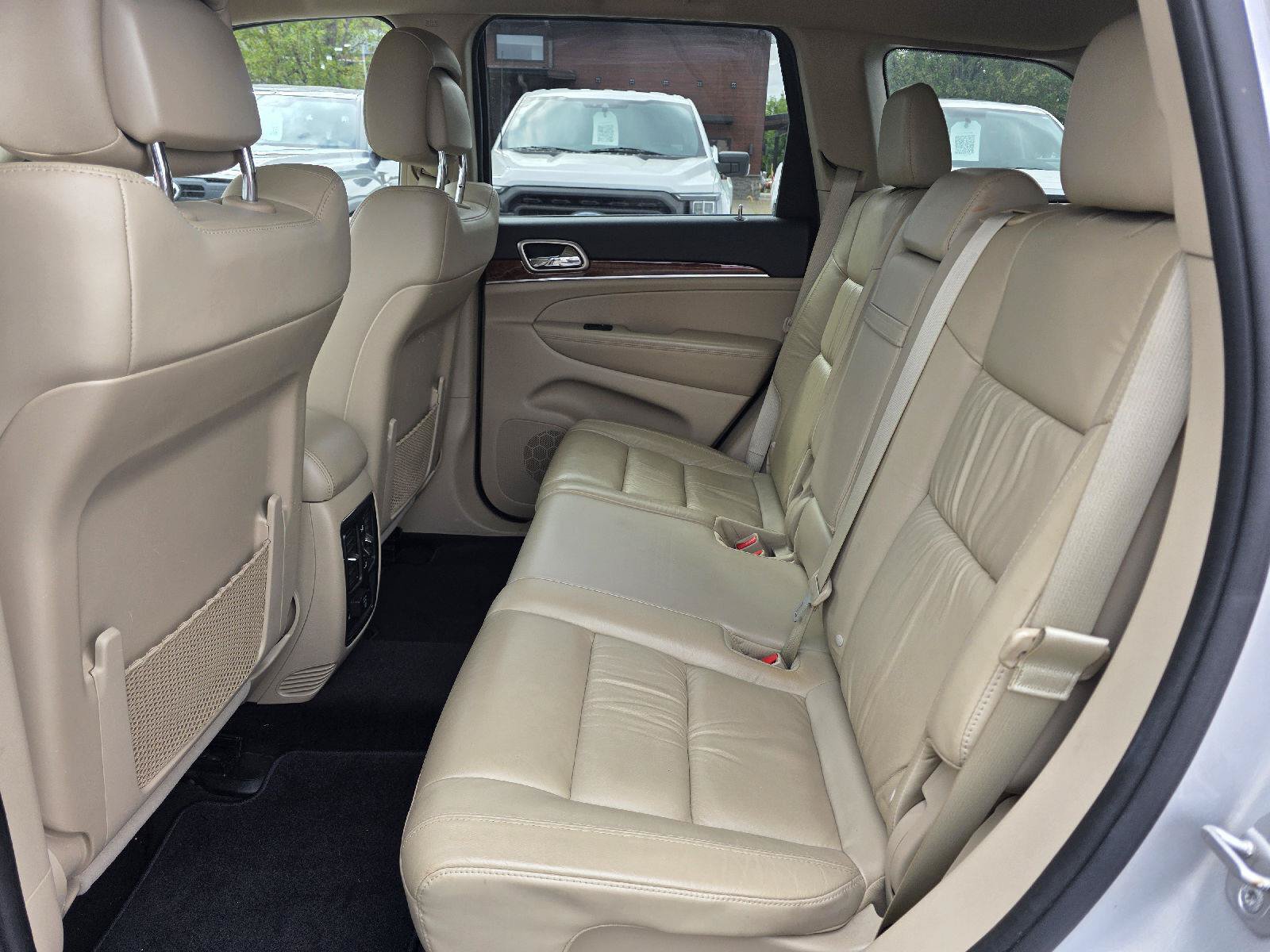 Used 2013 Jeep Grand Cherokee Limited w/ Trailer Tow Group AWD/4WD image 10
