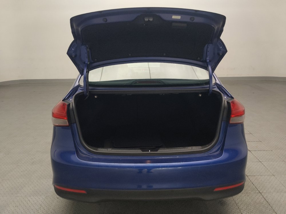 Used 2017 Kia Forte LX FWD image 29