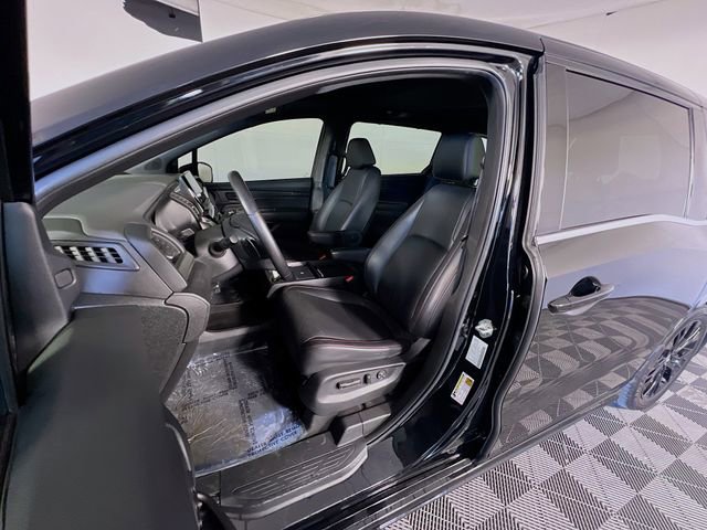 Used 2025 Honda Odyssey Sport-L image 14