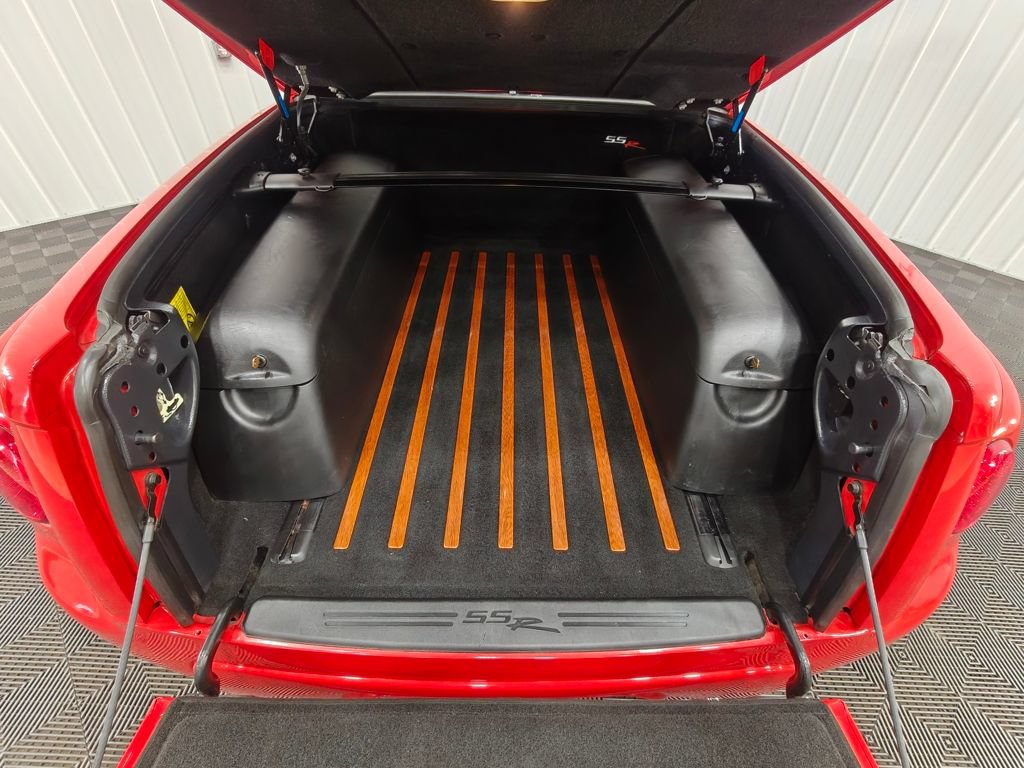 Used 2003 Chevrolet SSR w/ Preferred Equipment Group RWD image 27