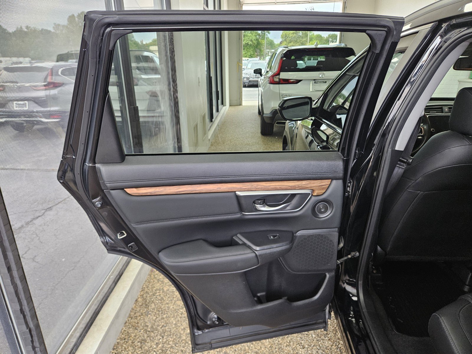 Used 2019 Honda CR-V Touring image 17