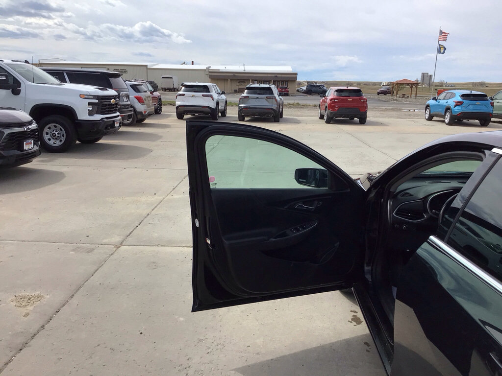 Used 2022 Chevrolet Malibu LT w/ LT Plus Package image 10