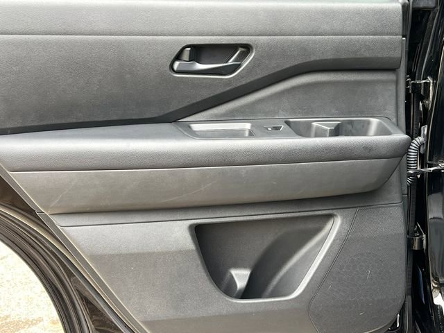 Used 2024 Nissan Pathfinder SV AWD/4WD image 32