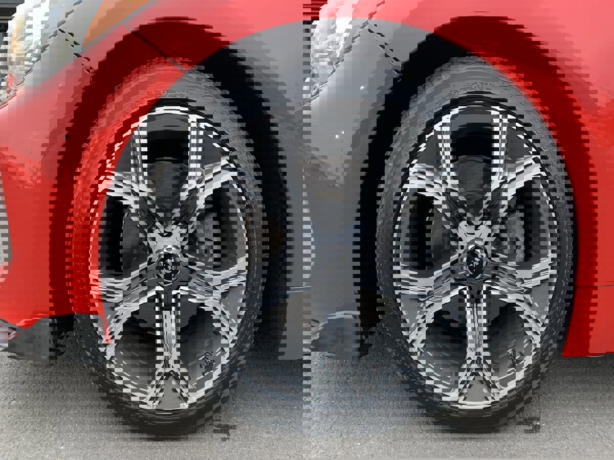 Used 2020 Kia Stinger GT-Line w/ Sun & Sound Package image 10