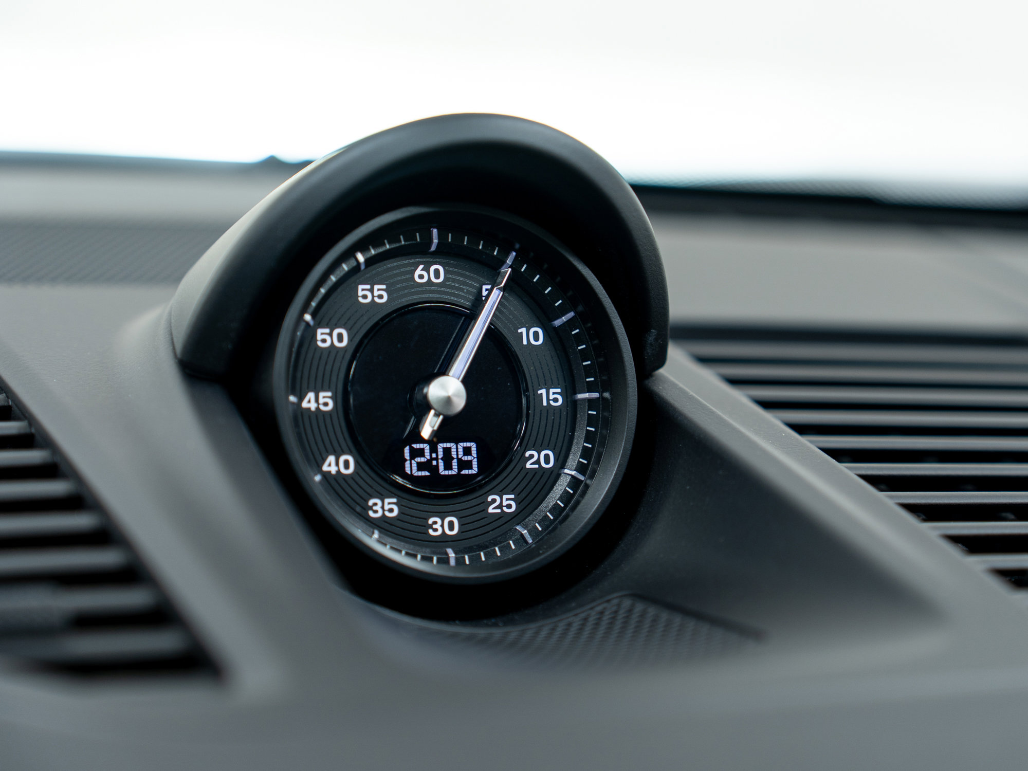 Certified 2024 Porsche 911 Carrera 4 GTS image 24