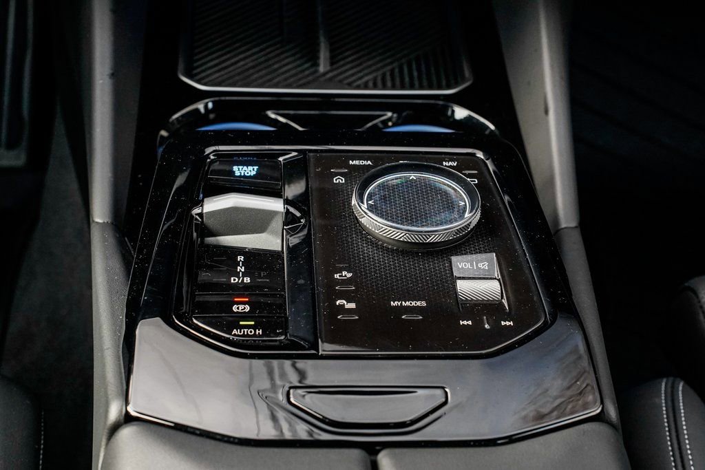 Used 2025 BMW i5 xDrive40 w/ M Sport Package image 14