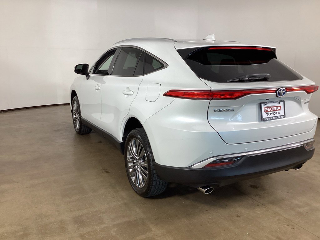 Used 2024 Toyota Venza Limited AWD/4WD image 9