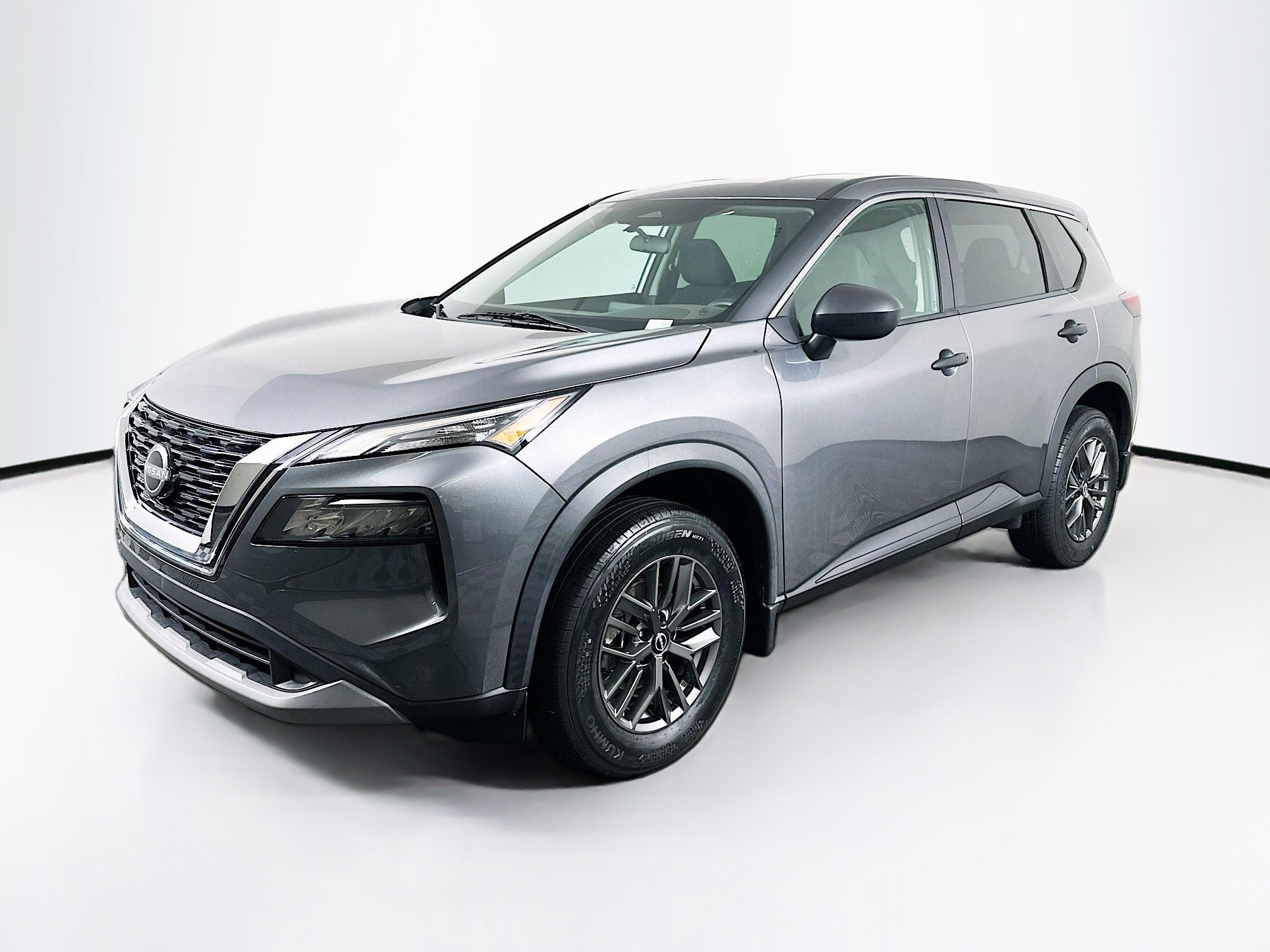 Used 2023 Nissan Rogue S image 3