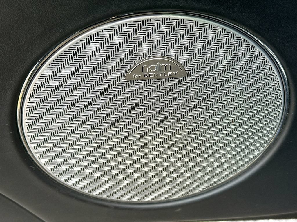 Used 2018 Bentley Bentayga AWD/4WD image 20