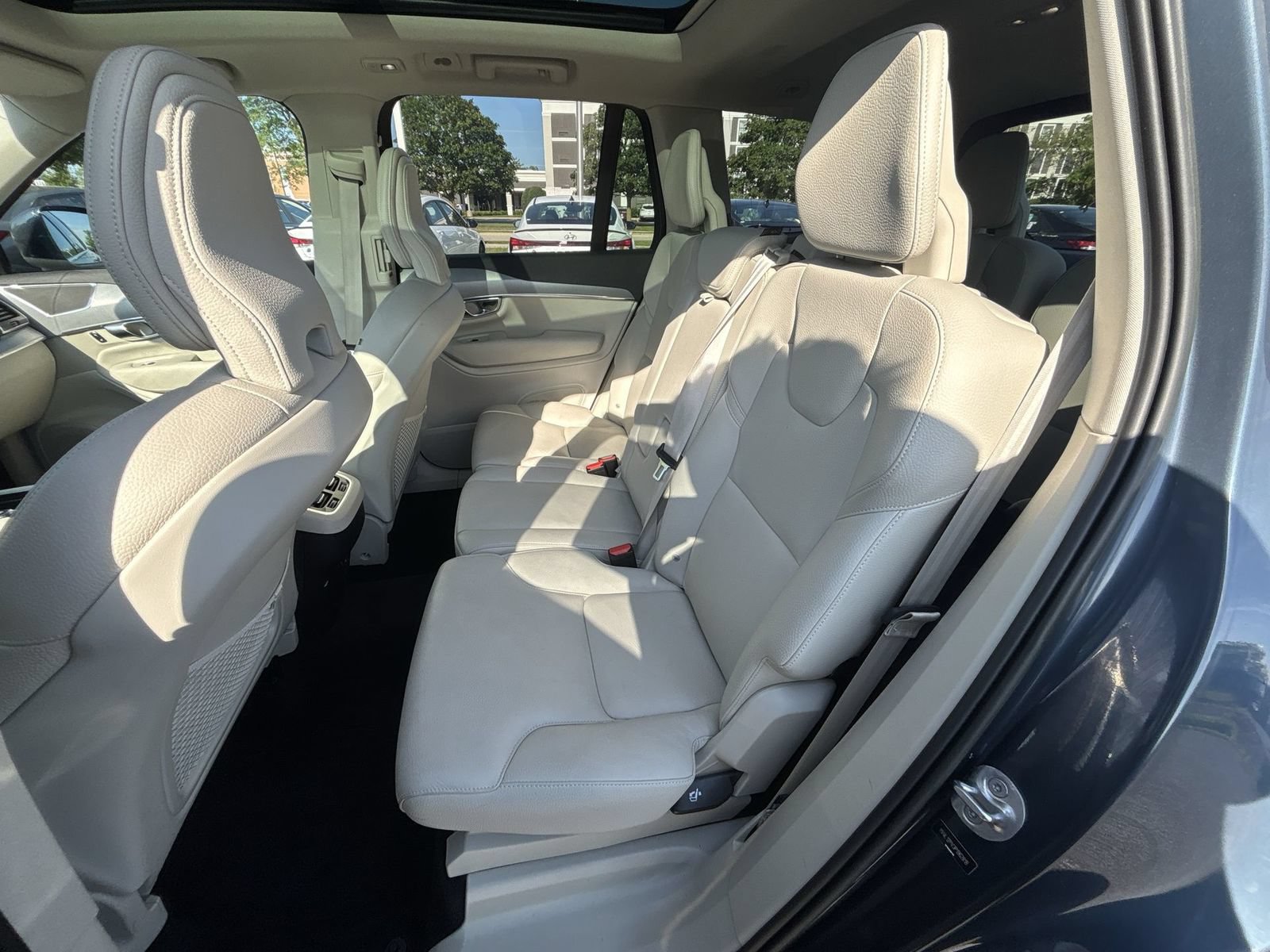 Used 2023 Volvo XC90 B5 Core AWD/4WD image 23