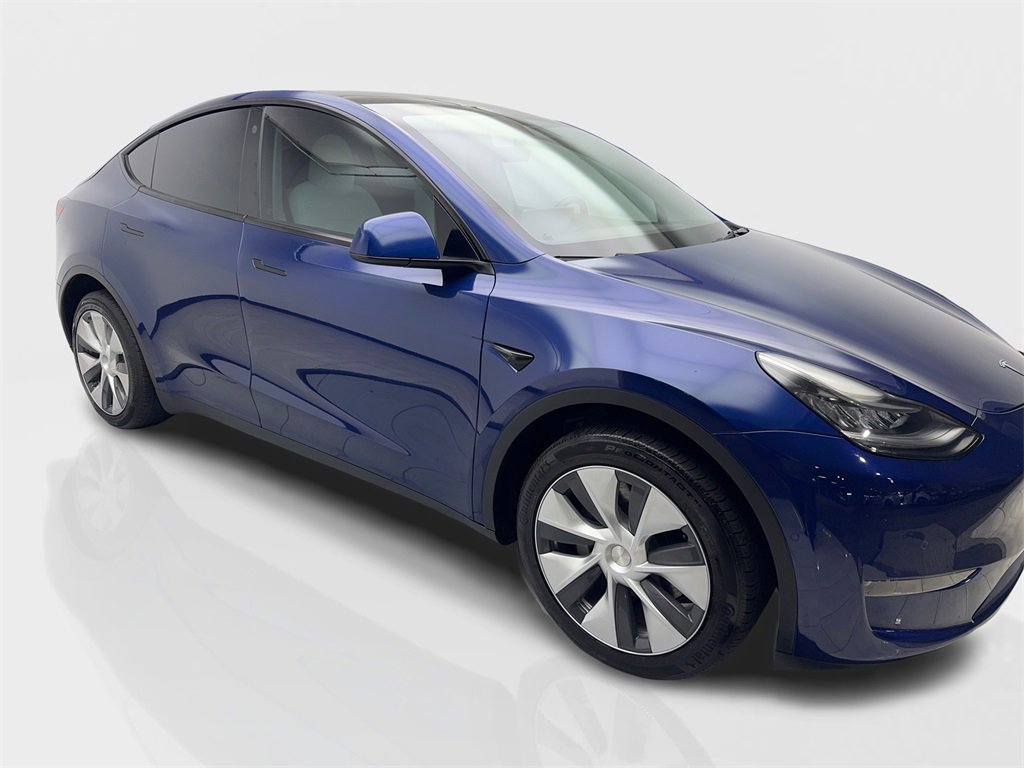 Used 2022 Tesla Model Y Long Range image 12