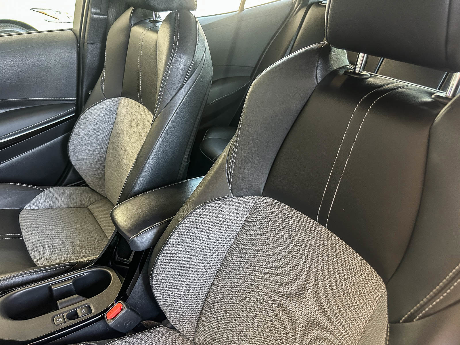 Used 2025 Toyota Corolla XSE image 23