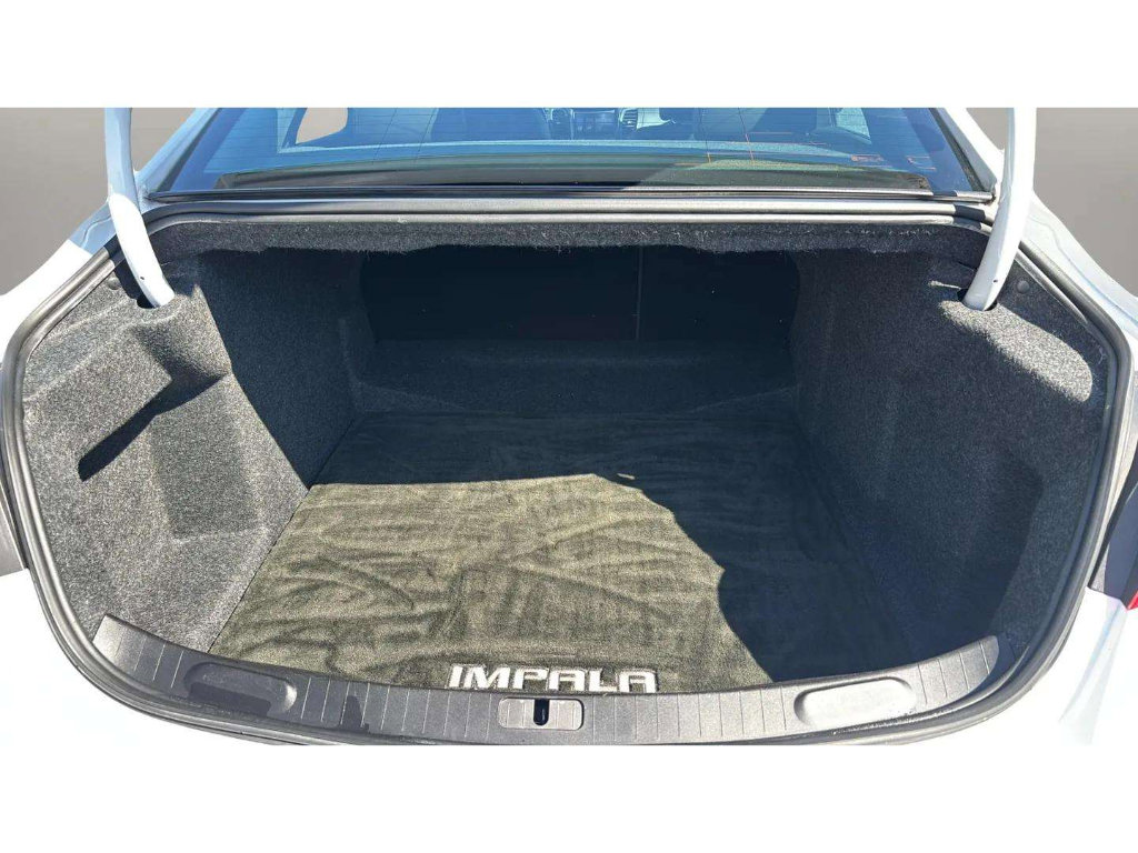 Used 2015 Chevrolet Impala LT w/ Convenience Package image 9