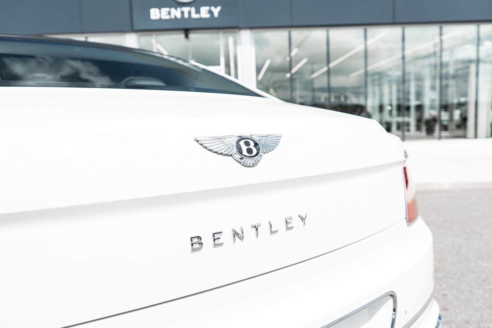 Certified 2023 Bentley Flying Spur V8 AWD/4WD image 10