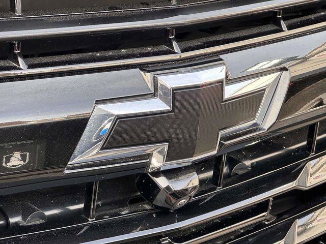 Used 2025 Chevrolet Suburban RST w/ Sun And Tow Package image 4