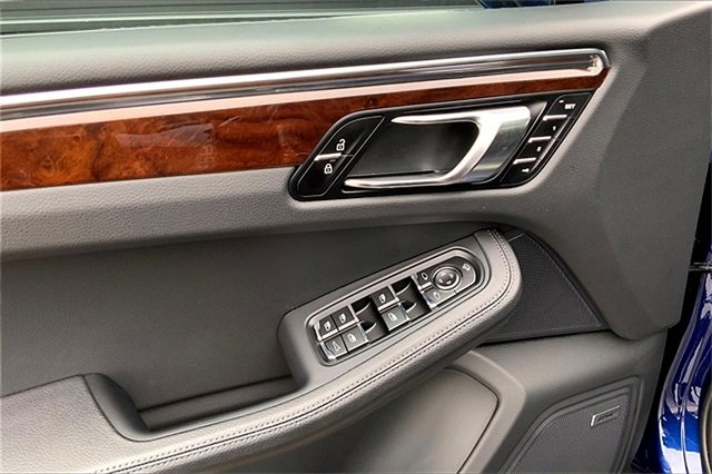 New 2025 Porsche Macan image 28