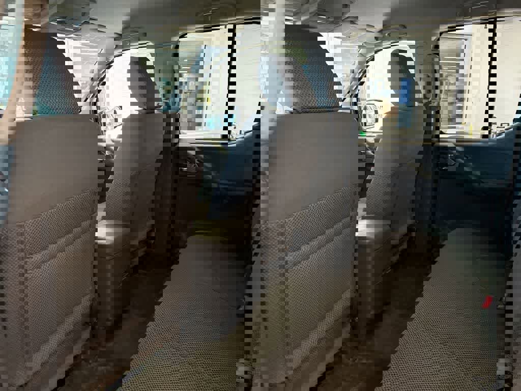 Used 2017 Nissan Frontier SV image 19