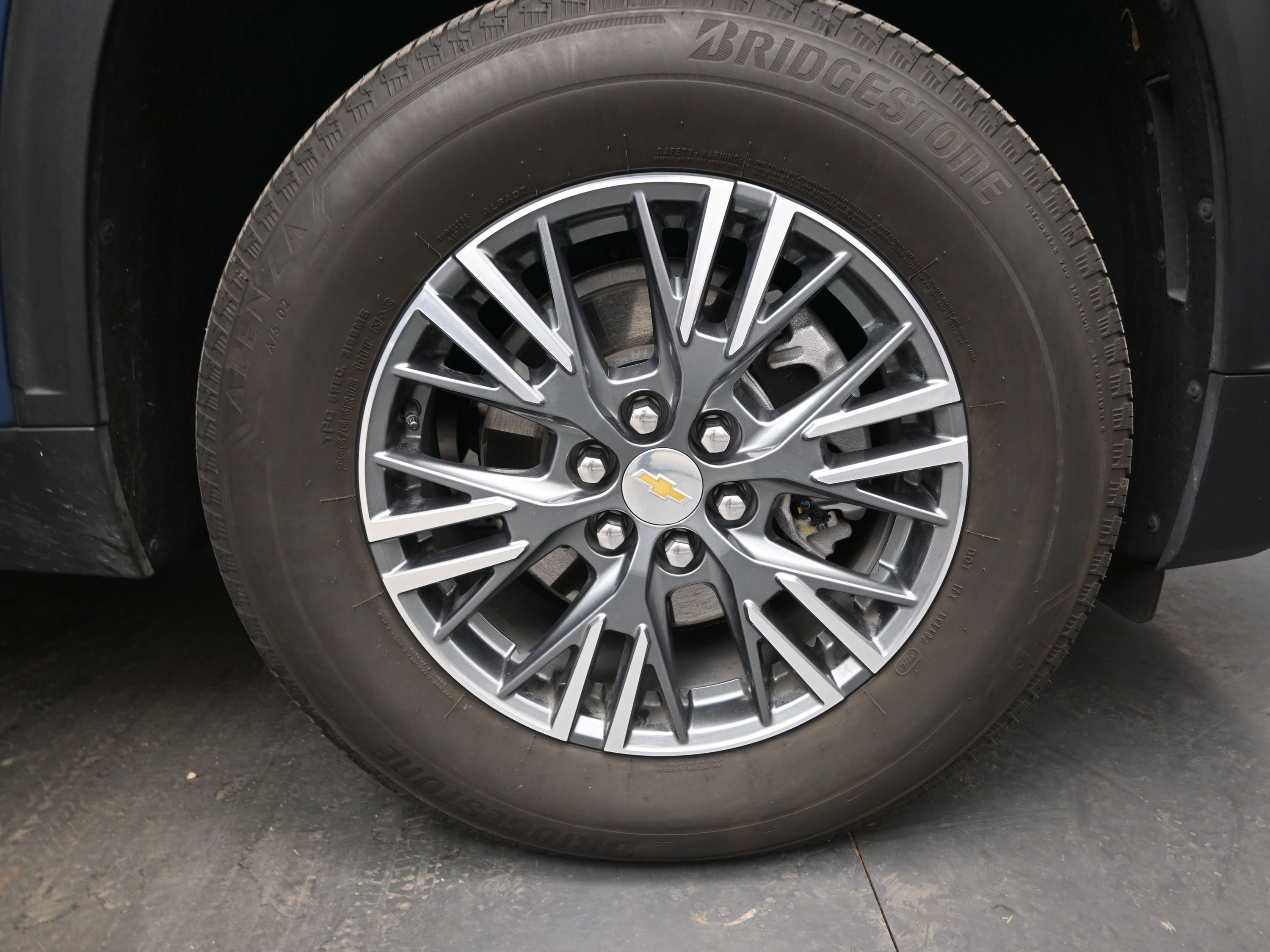 Used 2025 Chevrolet Traverse LT image 22