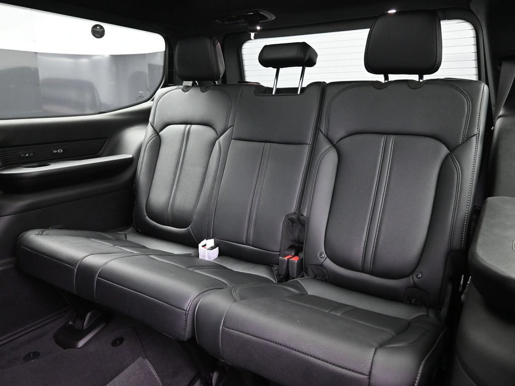 New 2026 Jeep Grand Wagoneer Limited AWD/4WD image 37