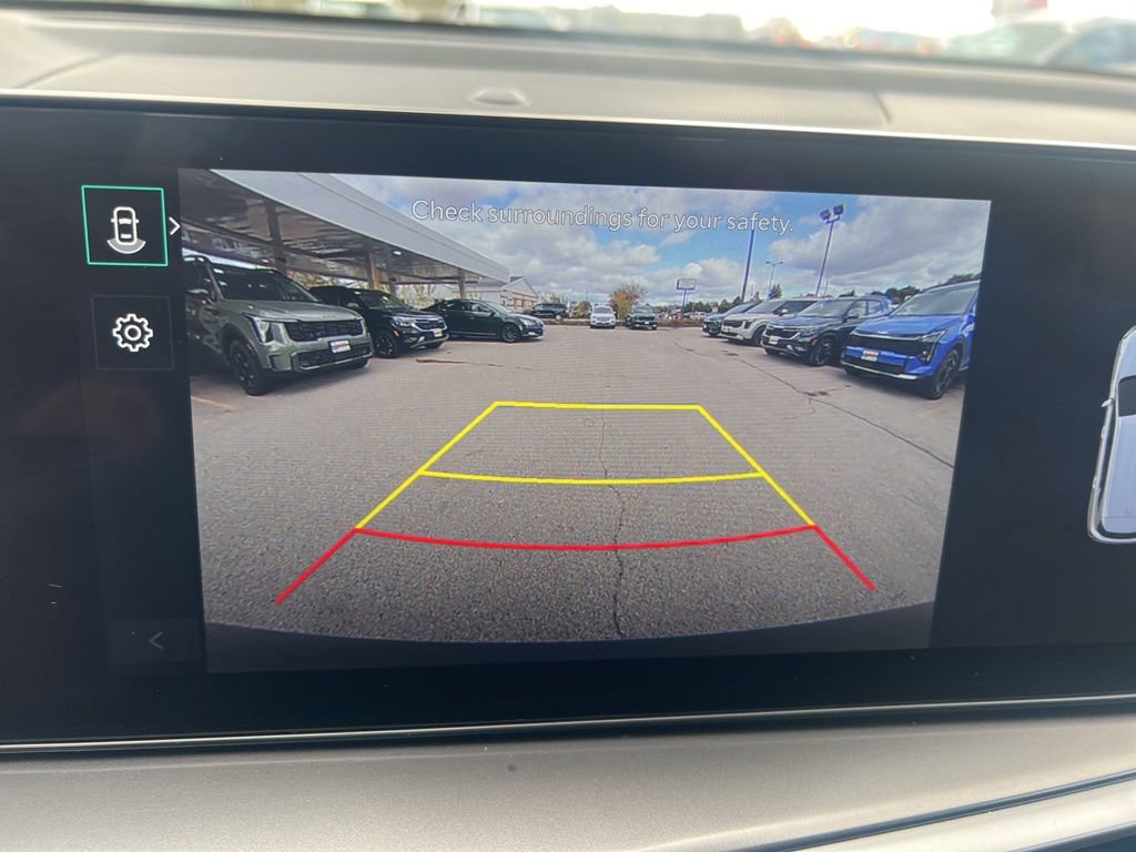 Certified 2025 Kia Sorento S w/ Panoramic Sunroof Package image 53