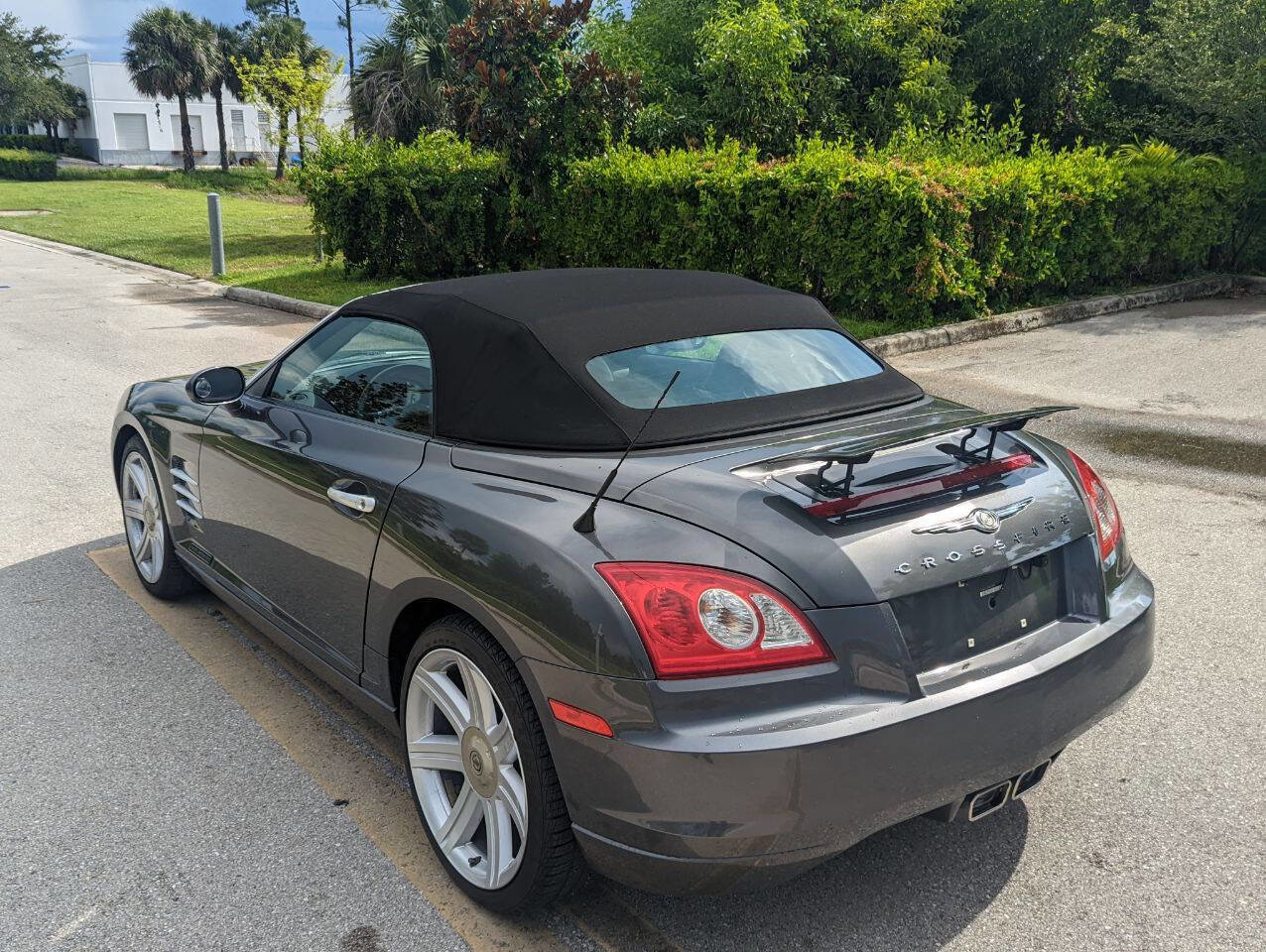 Used 2005 Chrysler Crossfire Limited image 4