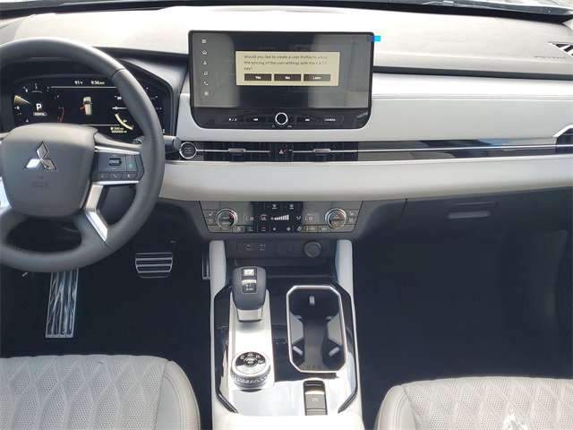 New 2025 Mitsubishi Outlander AWD image 16