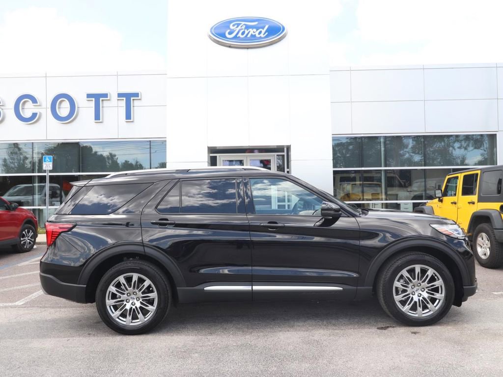 Used 2026 Ford Explorer Platinum RWD image 16