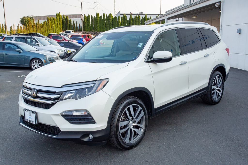 Certified 2017 Honda Pilot Touring image 6