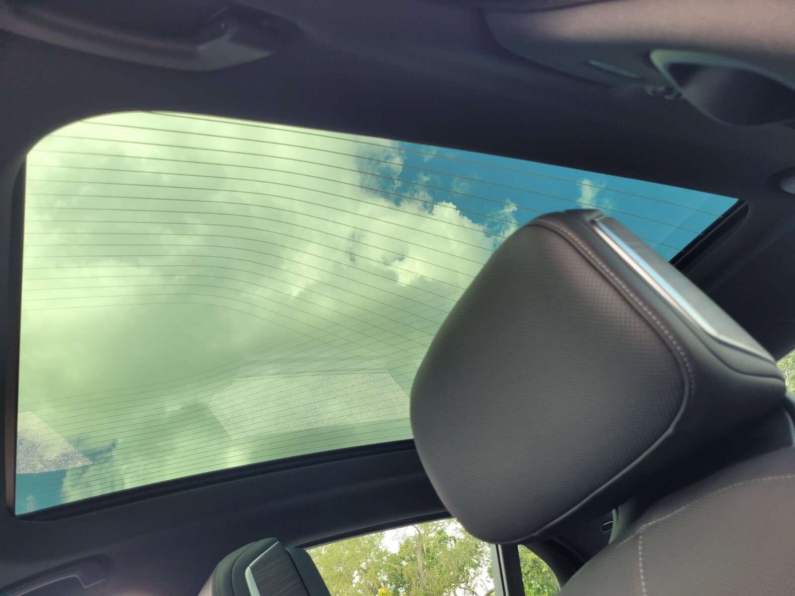 New 2026 BMW 750e xDrive w/ Executive Package image 20