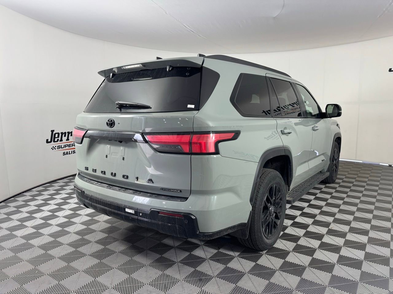 Used 2025 Toyota Sequoia Limited w/ Tow Technology Package image 11