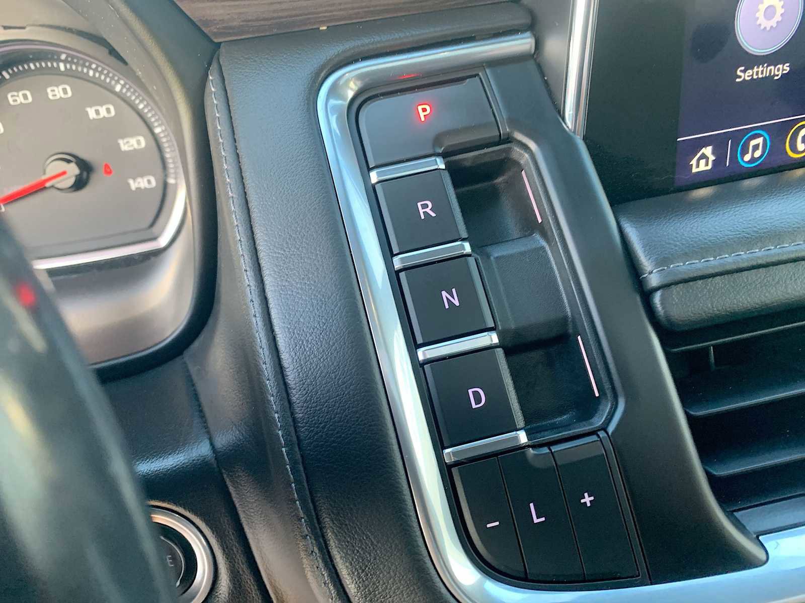 Certified 2021 Chevrolet Tahoe Z71 w/ Z71 Signature Package image 15