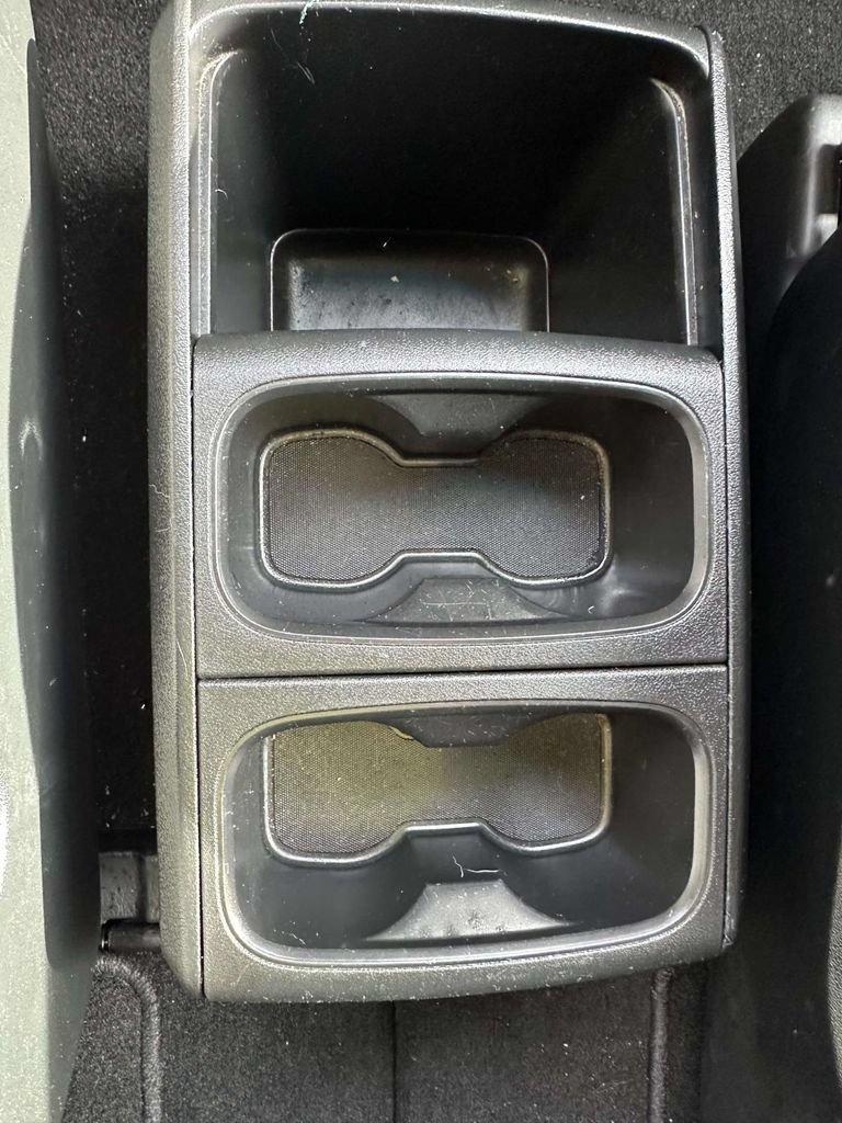 Used 2017 Dodge Grand Caravan SE FWD image 29