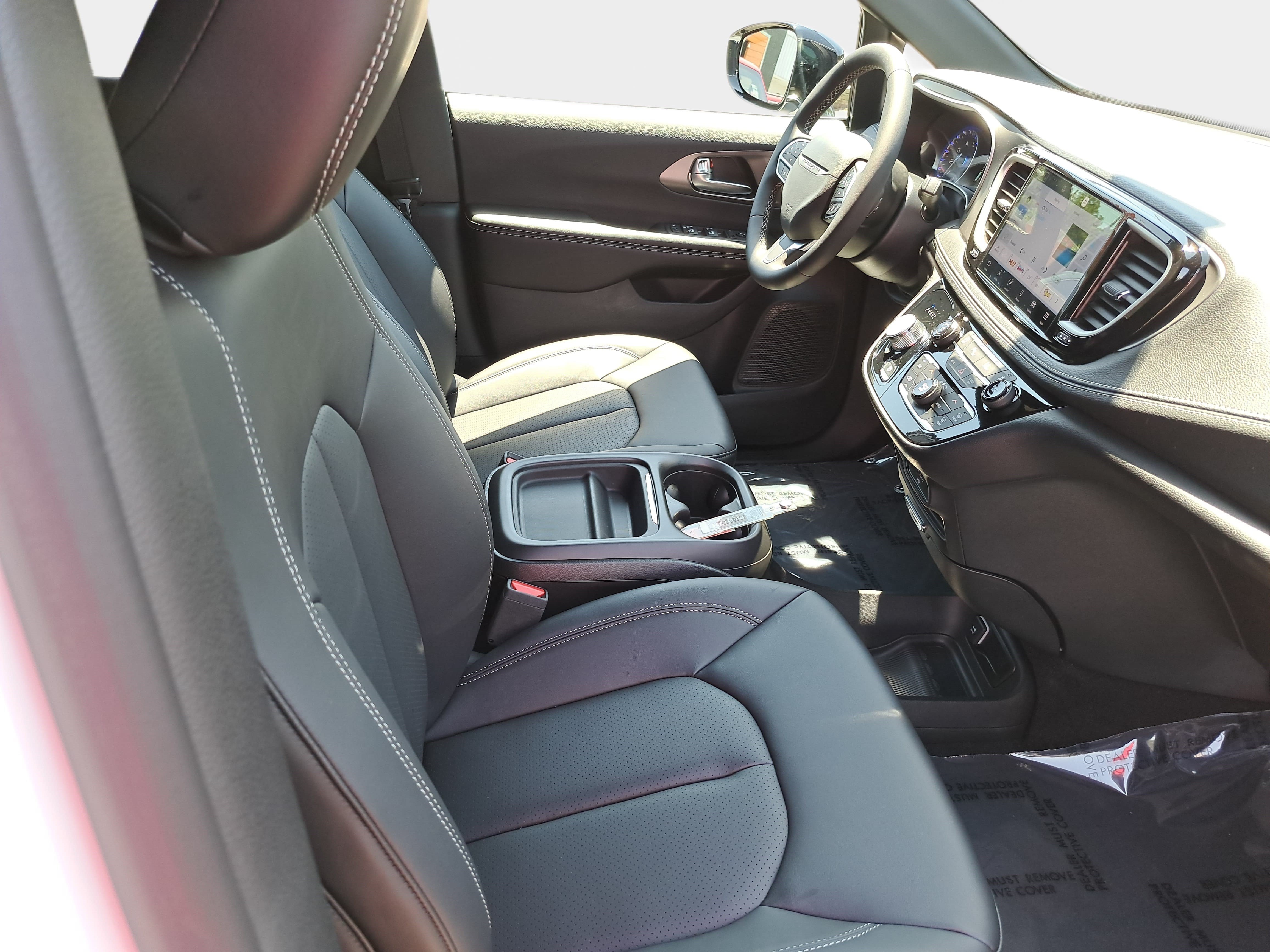 New 2027 Chrysler Pacifica Select FWD image 10