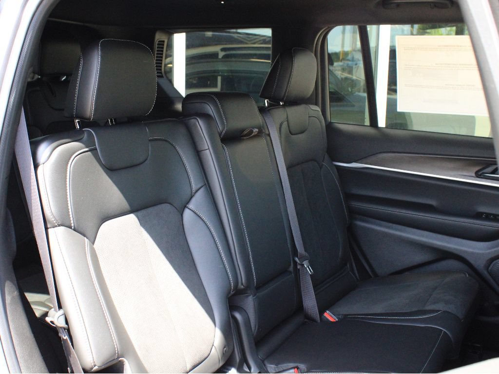 New 2026 Jeep Grand Cherokee L 4WD image 29