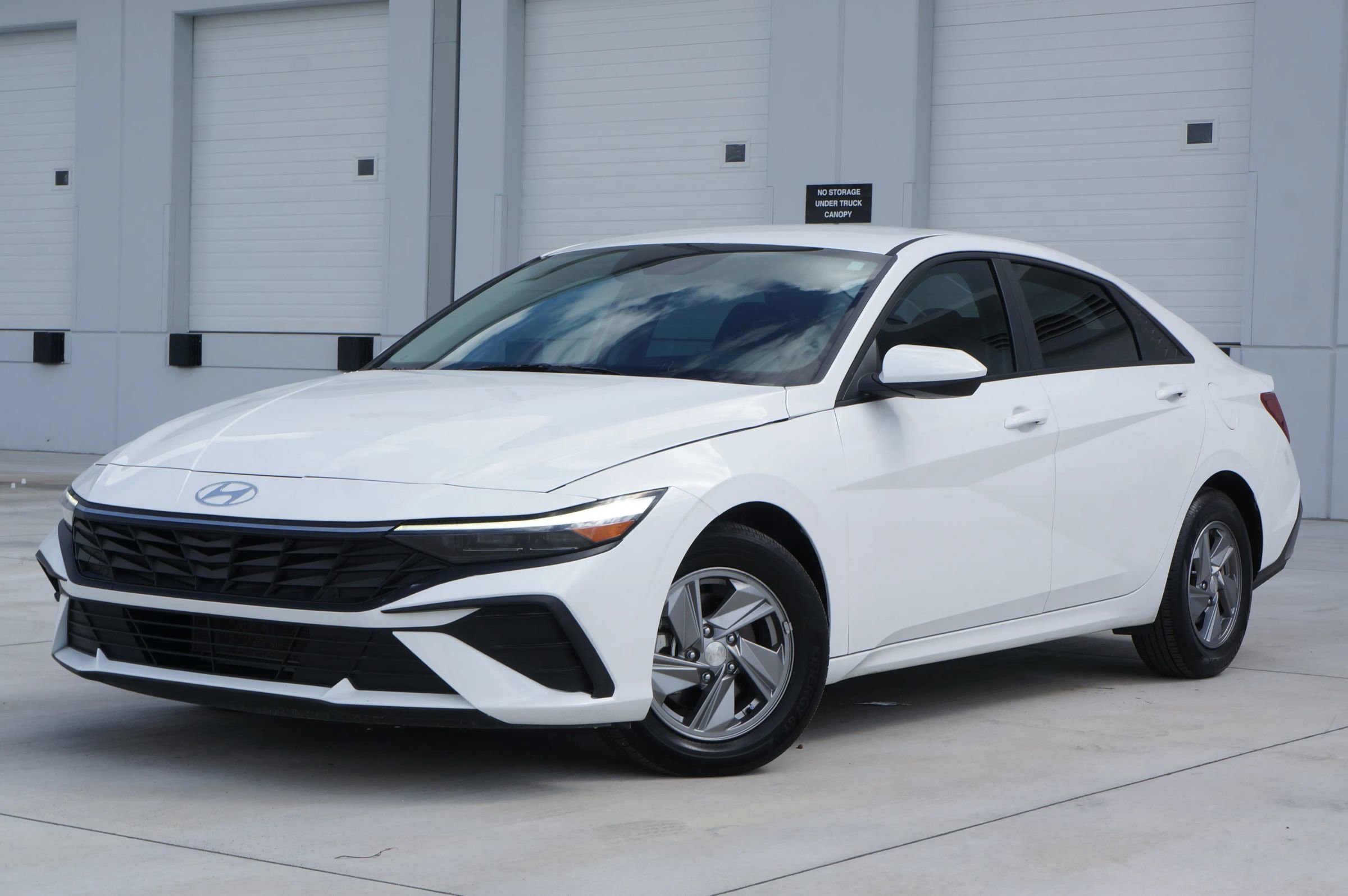 Used 2024 Hyundai Elantra SE image 6