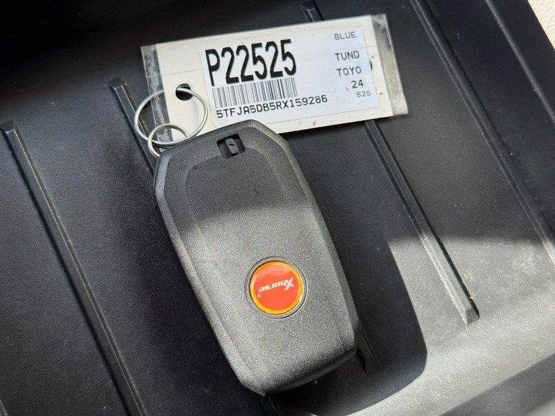 Used 2024 Toyota Tundra Limited image 31