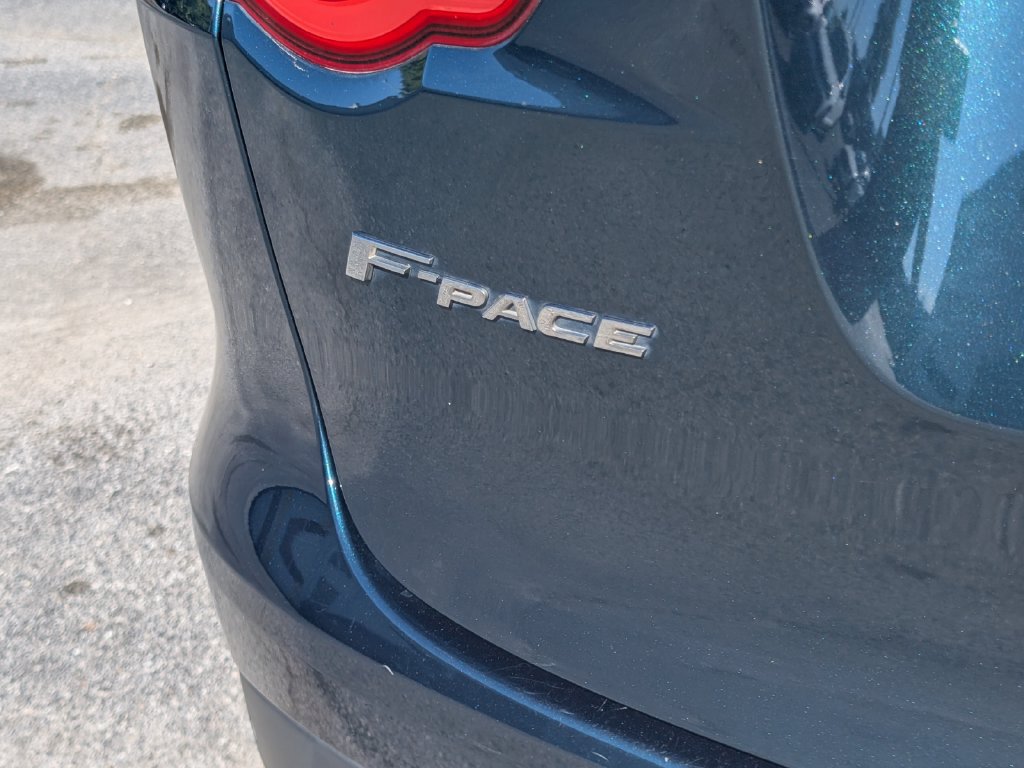 Used 2017 Jaguar F-PACE Prestige AWD/4WD image 21