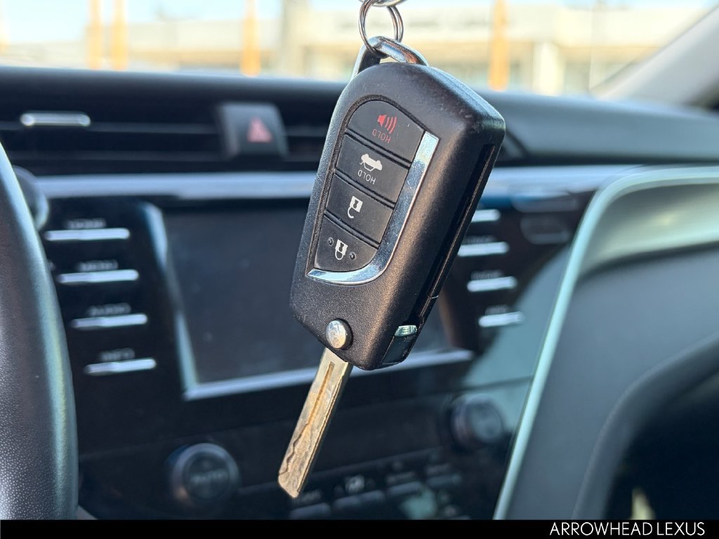 Used 2018 Toyota Camry SE FWD image 27