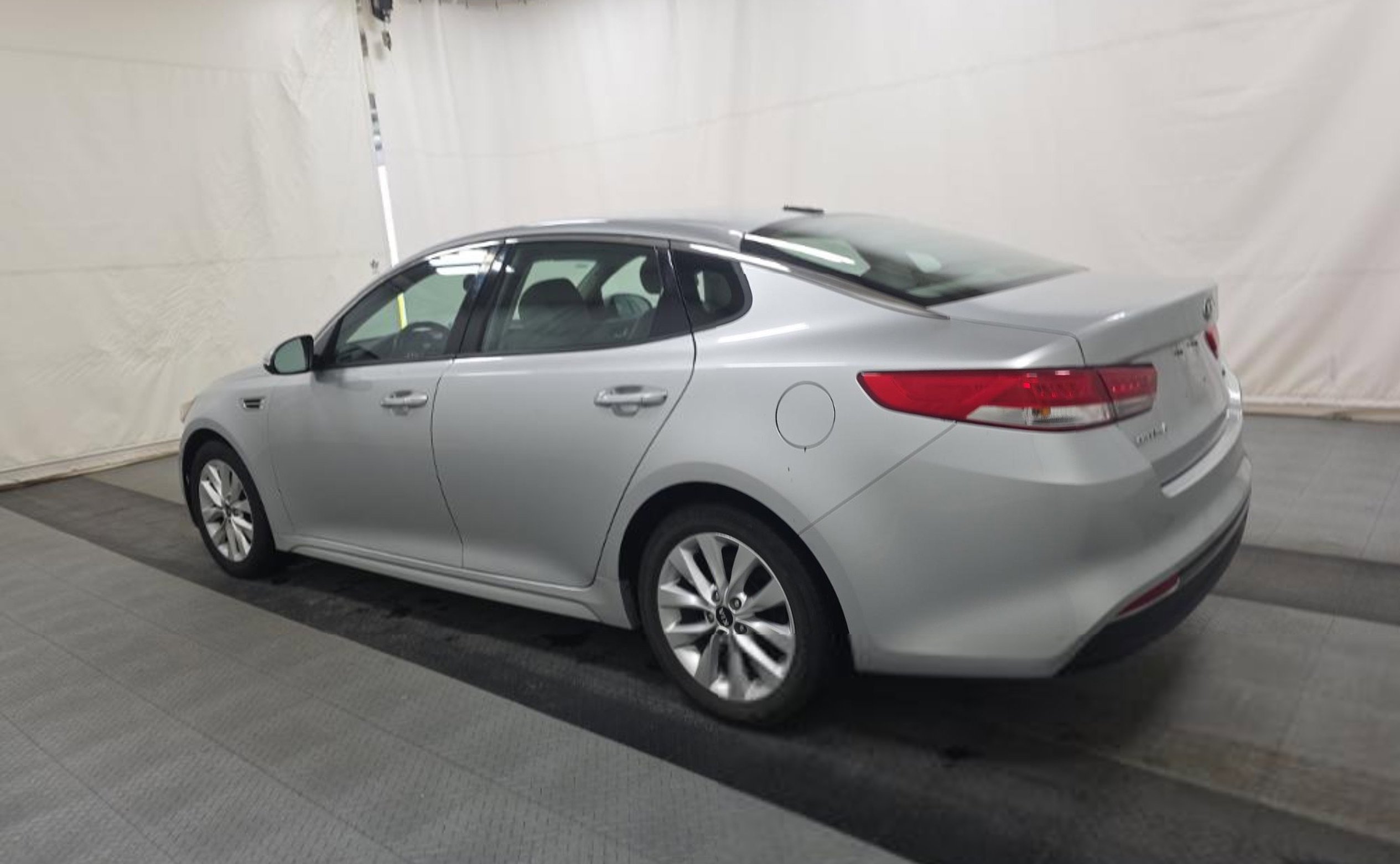 Used 2016 Kia Optima EX image 5
